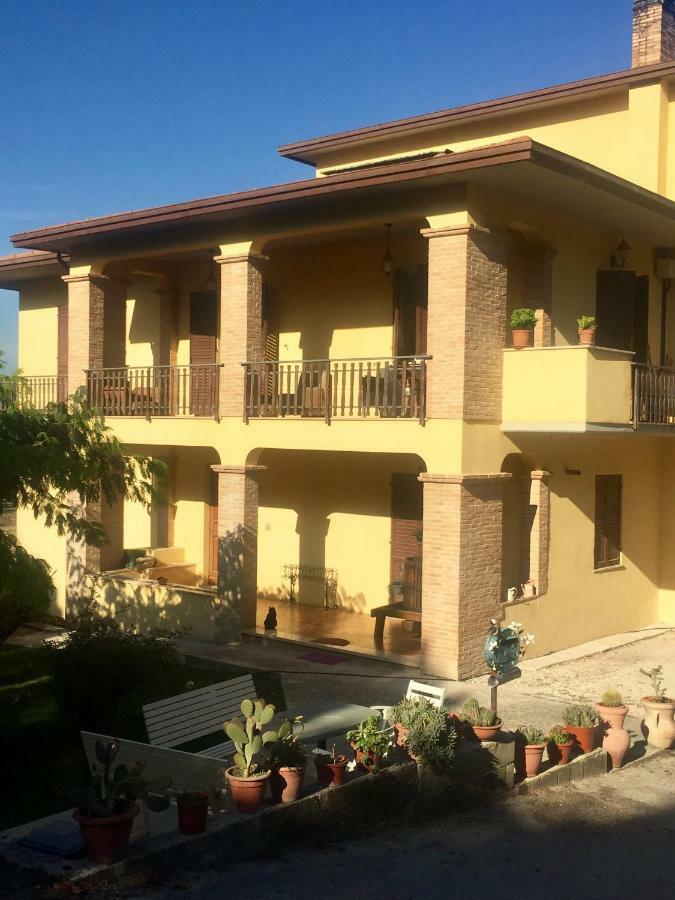 Il Girasole Apartment Castel Ritaldi Exterior photo