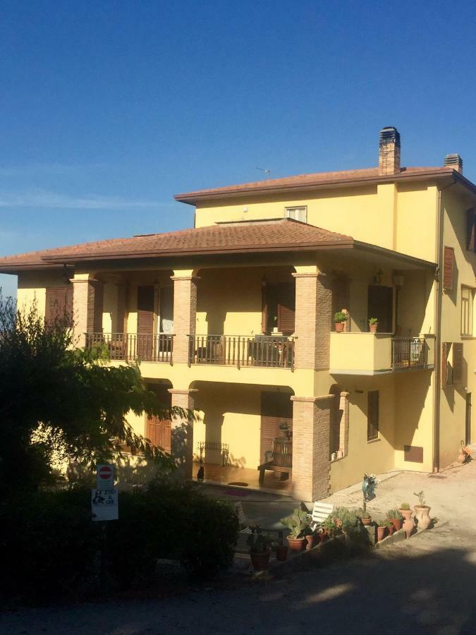 Il Girasole Apartment Castel Ritaldi Exterior photo
